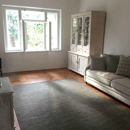 Prvorepublikova Vila Hofmanka, Jedinecne Misto, Jedinecna Atmosfera Vila *