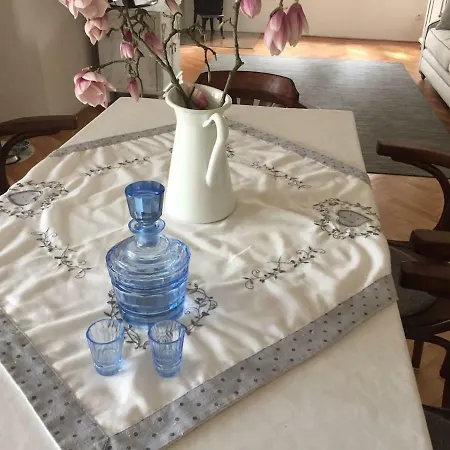Prvorepublikova Vila Hofmanka, Jedinecne Misto, Jedinecna Atmosfera